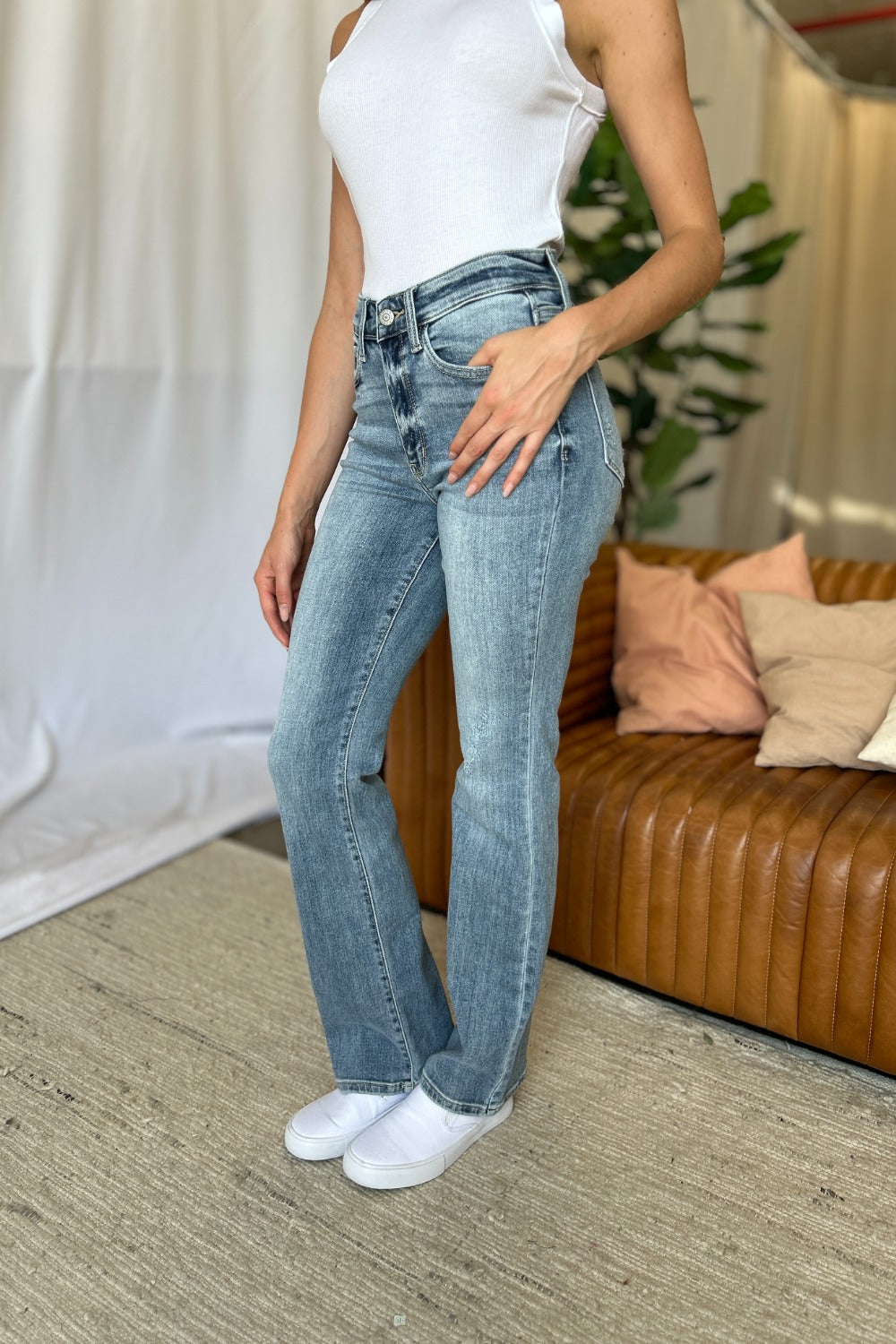 Judy Blue Women's Medium Rise Bootcut Jeans - Versatile Denim for All Sizes