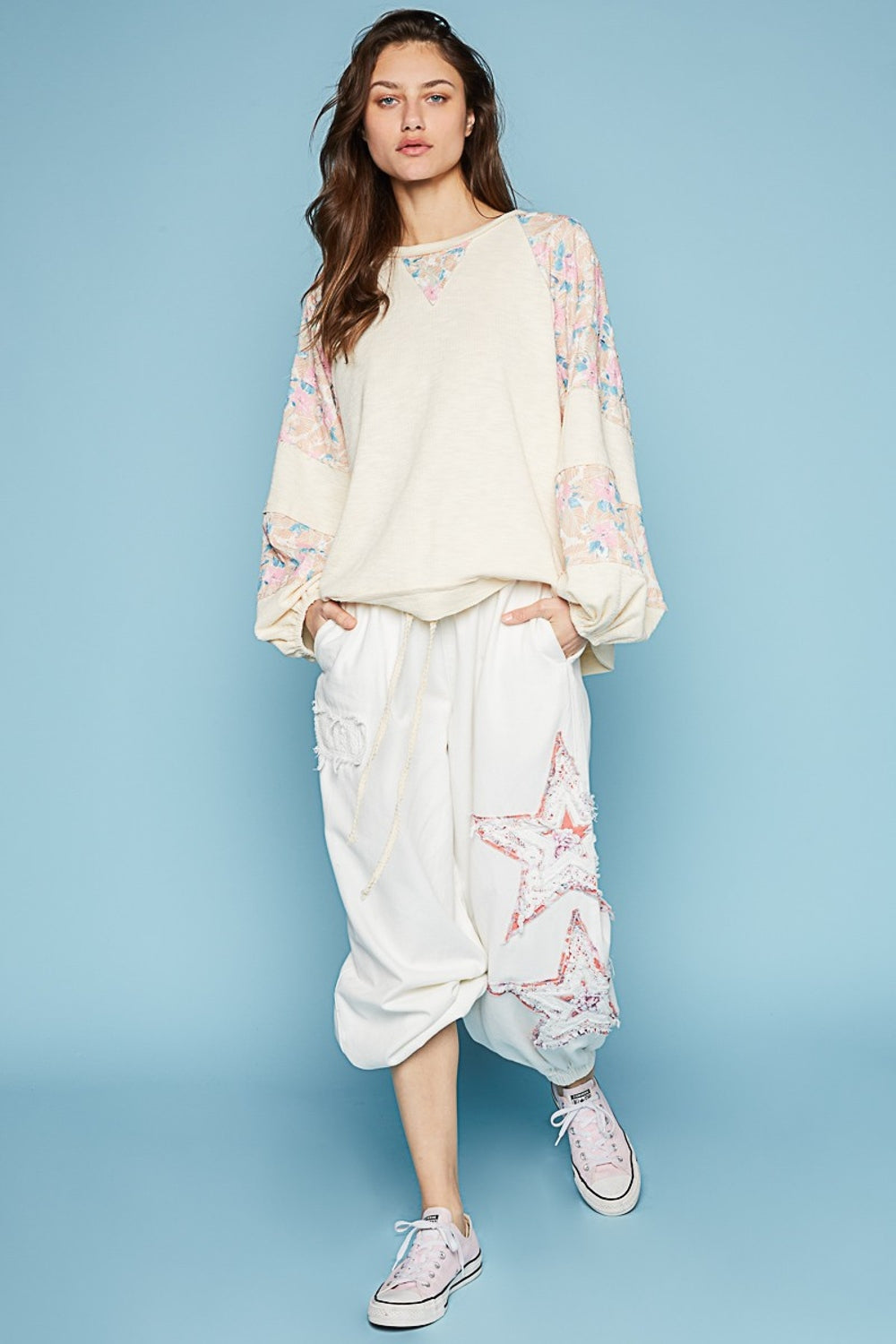 Chic Floral Balloon Sleeve Top with Round Neck - Perfect for Layering