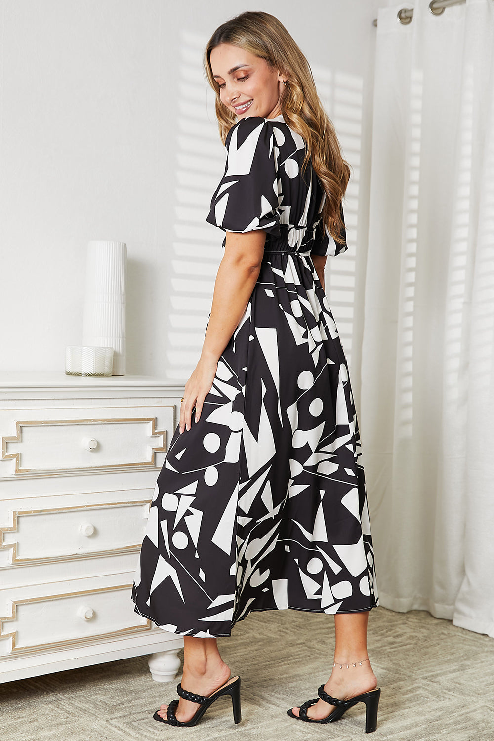 Elegant Printed Surplice Balloon Sleeve Midi Dress for Day & Night