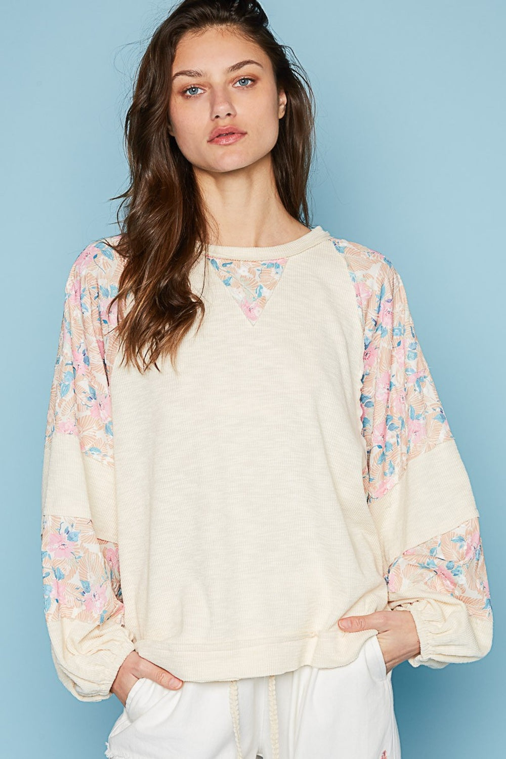 Chic Floral Balloon Sleeve Top with Round Neck - Perfect for Layering
