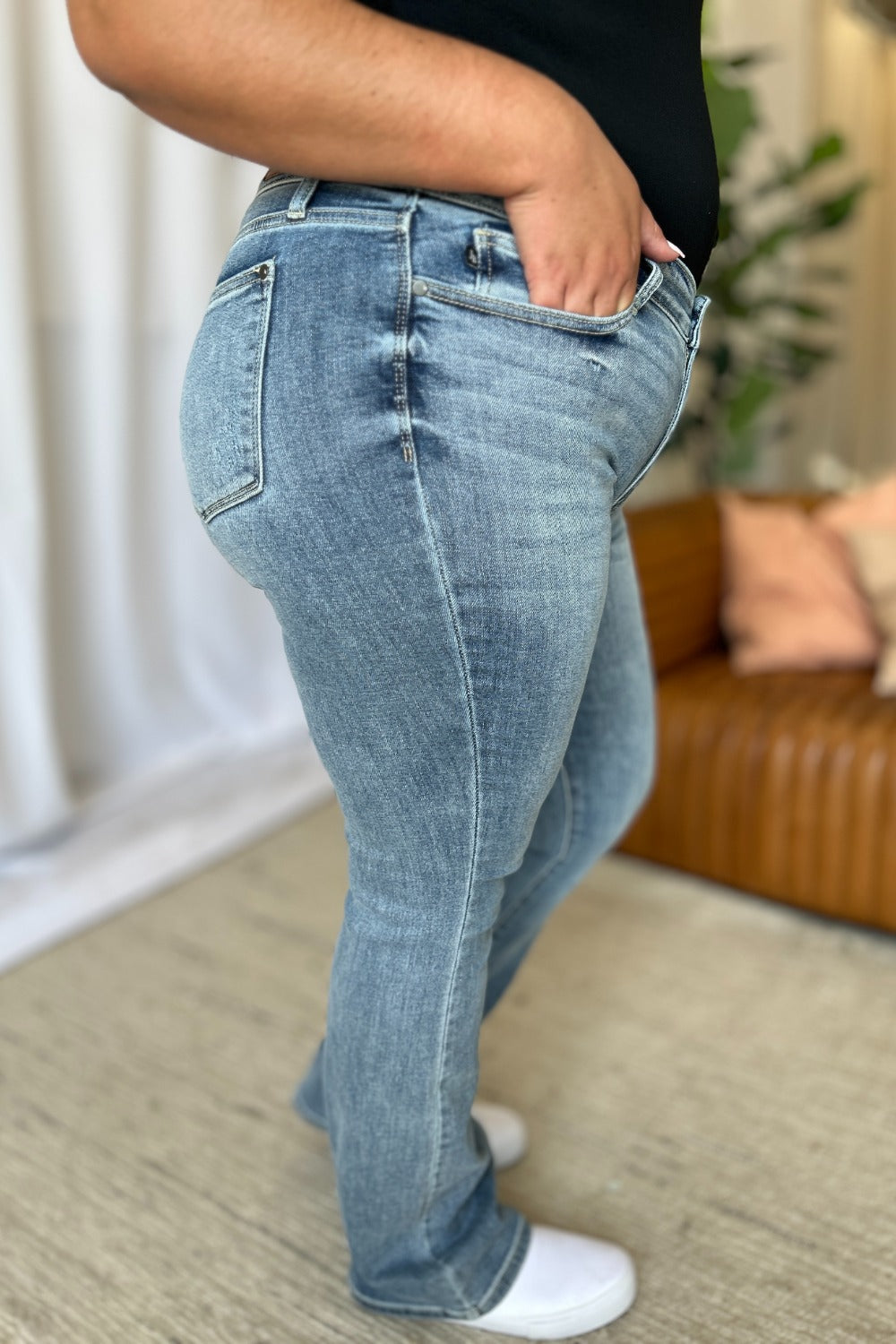 Judy Blue Women's Medium Rise Bootcut Jeans - Versatile Denim for All Sizes