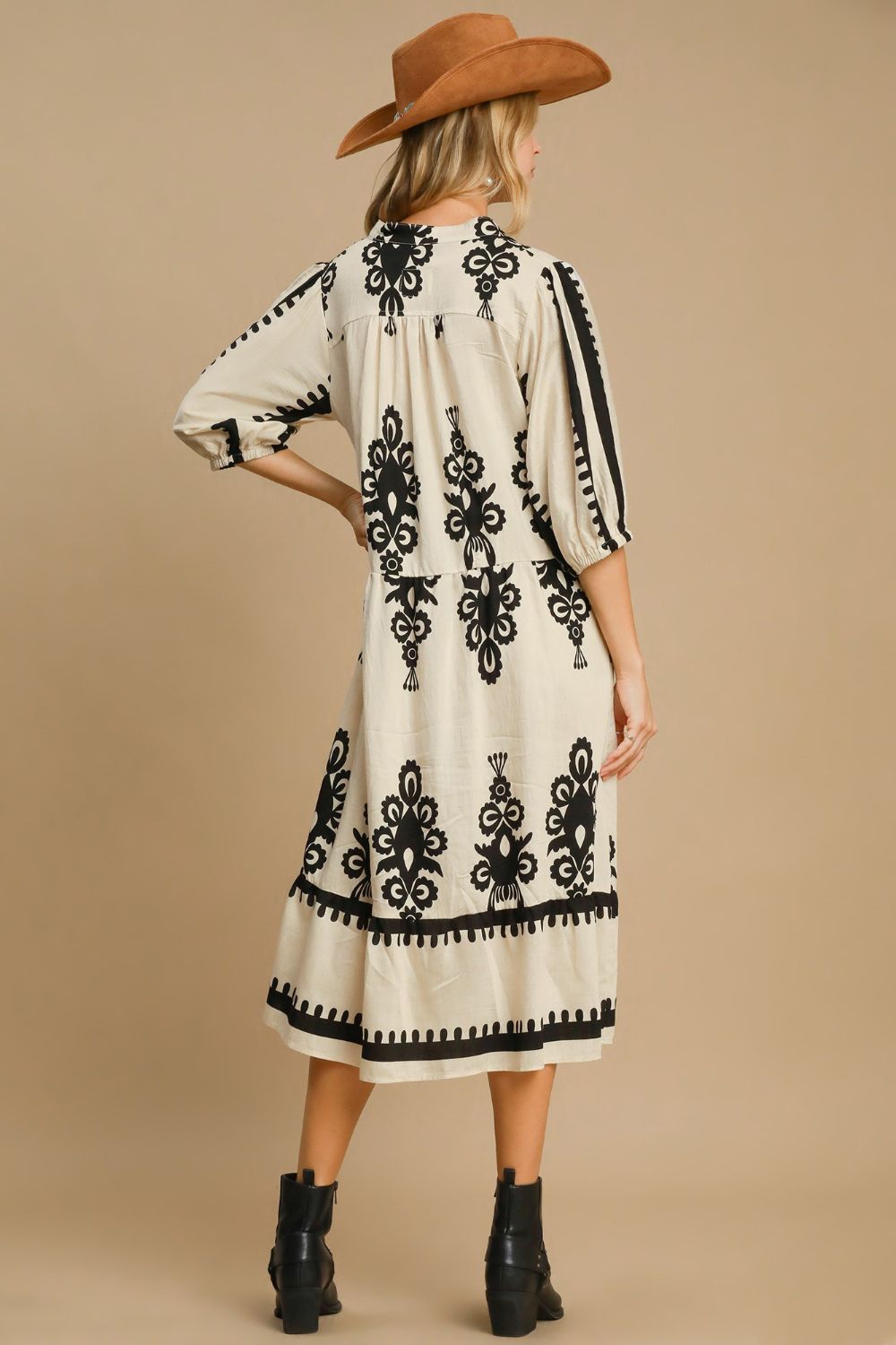 Umgee Women's Printed Notched Midi Dress - Chic & Versatile