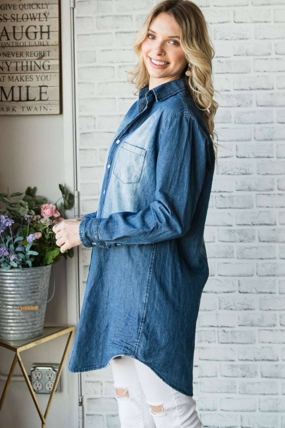 Veveret Pocketed Button-Up Washed Denim Shirt for Women - Chic & Comfortable