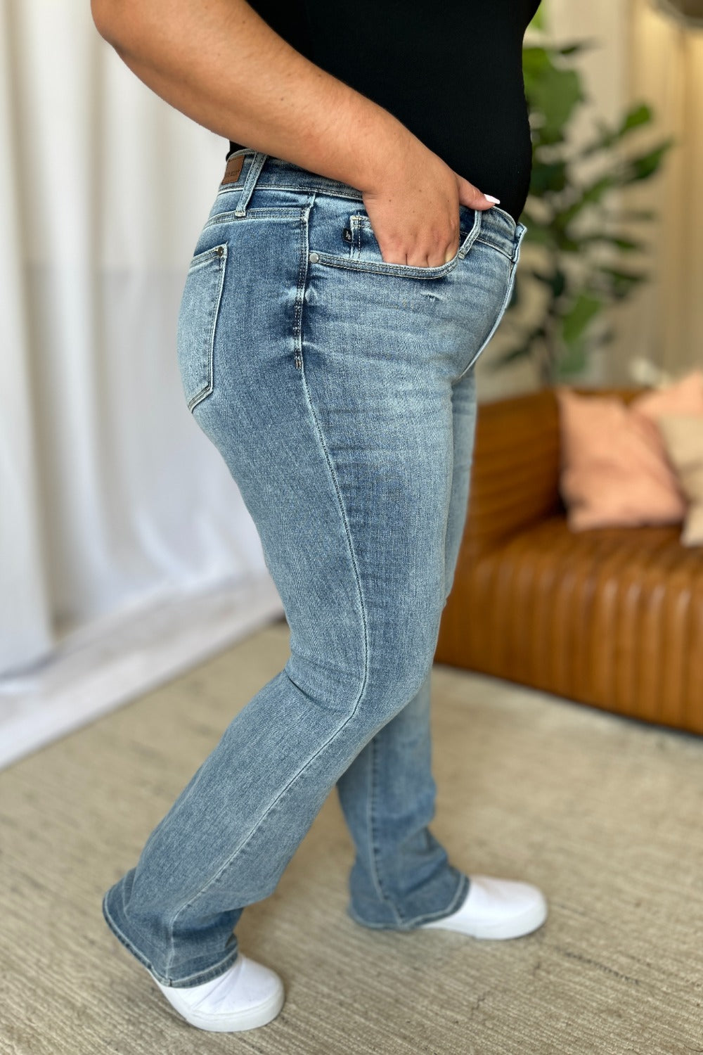 Judy Blue Women's Medium Rise Bootcut Jeans - Versatile Denim for All Sizes