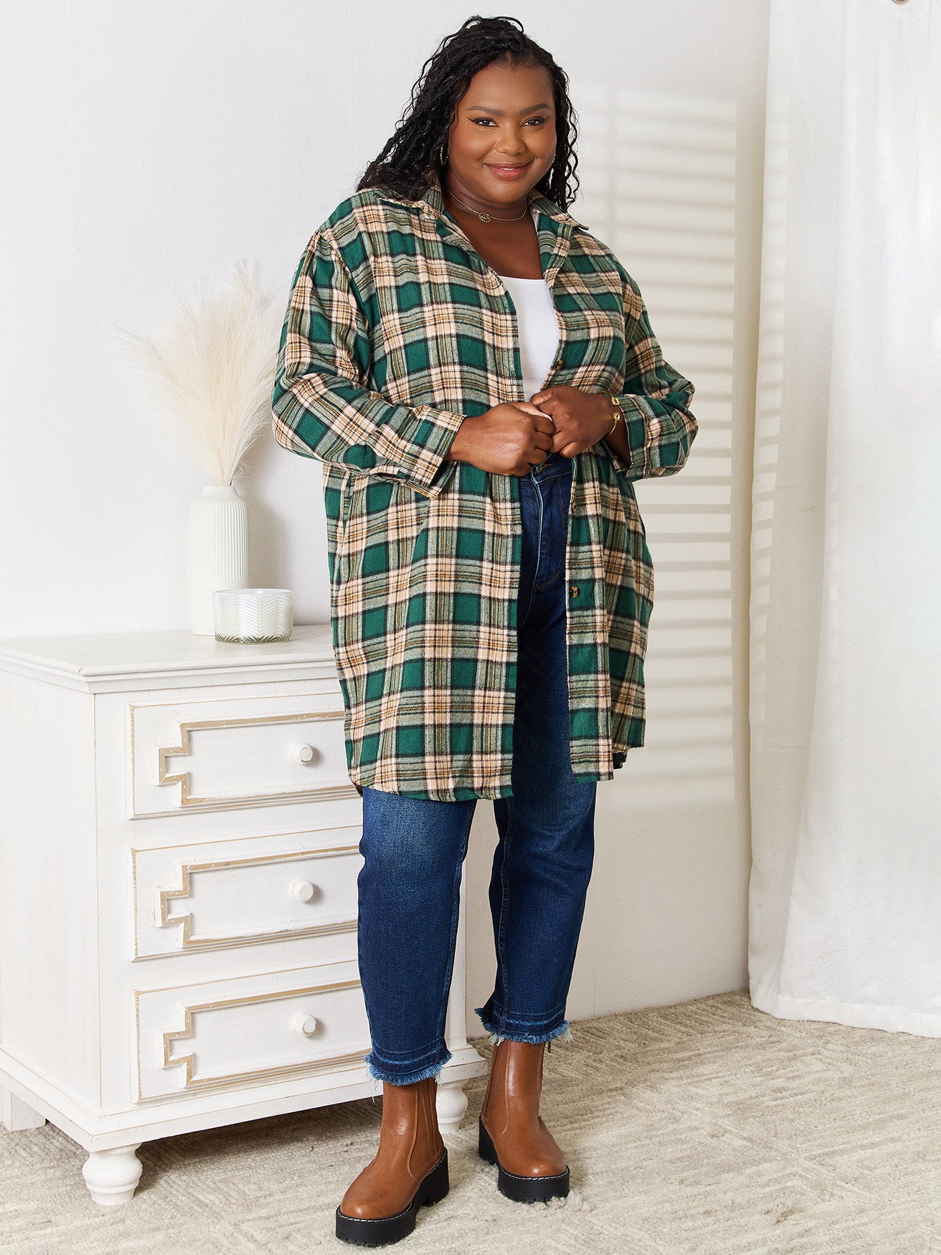 Classic Plaid Collared Neck Long Sleeve Shirt for Men and Women – 100% Polyester