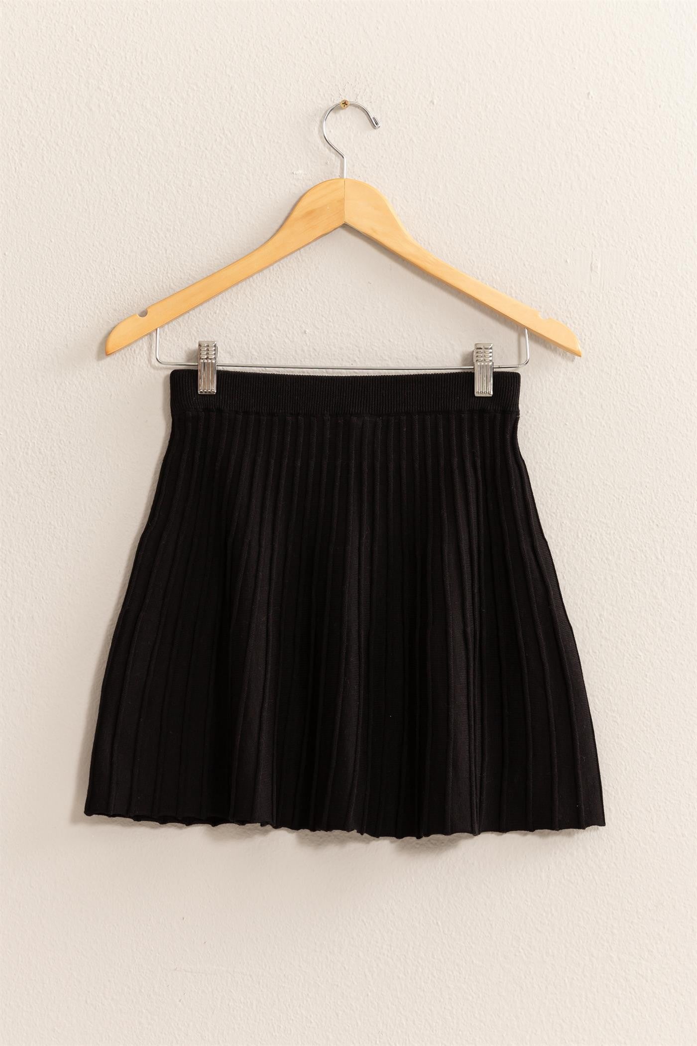 HYFVE High Waist Knit Pleated Flare Mini Skirt - Stylish Versatility for Any Occasion