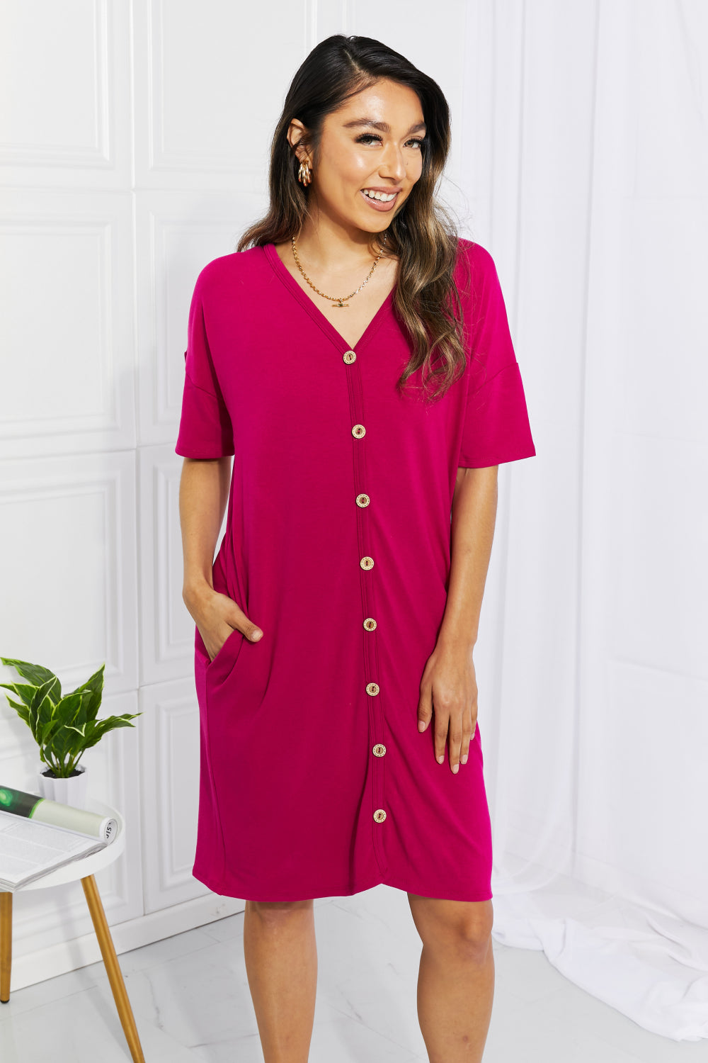BOMBOM Magenta Knee-Length V-Neck Dress with Pockets - Perfect for Sunday Brunch