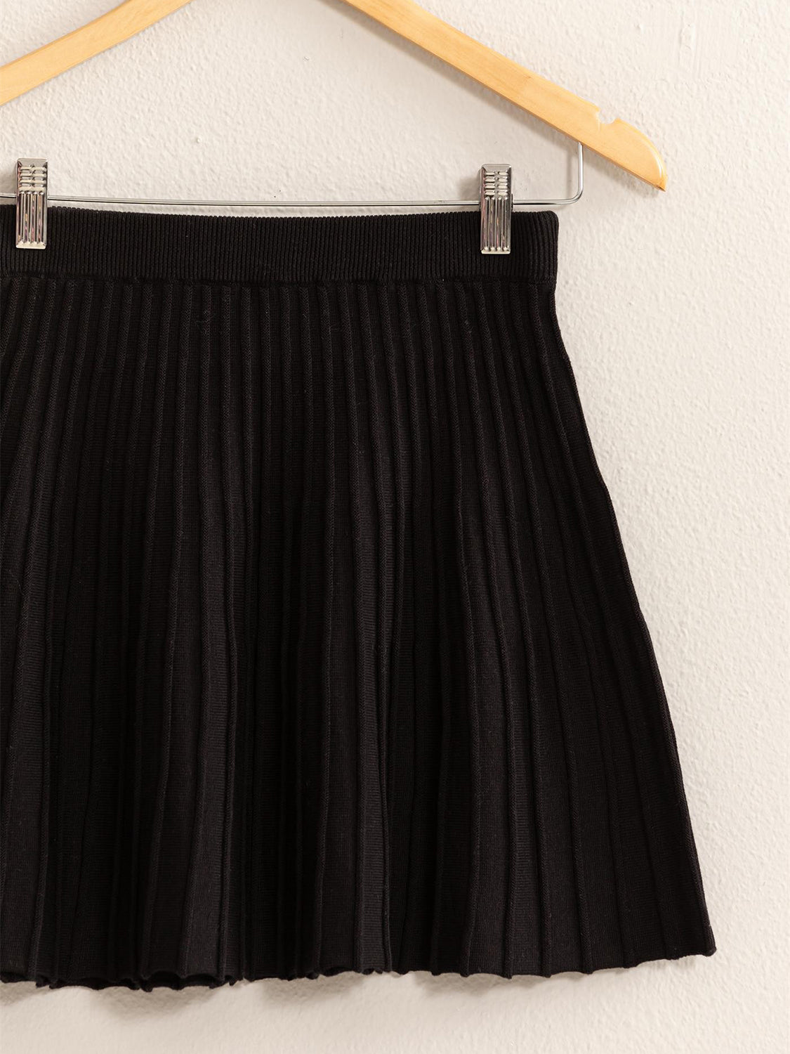 HYFVE High Waist Knit Pleated Flare Mini Skirt - Stylish Versatility for Any Occasion