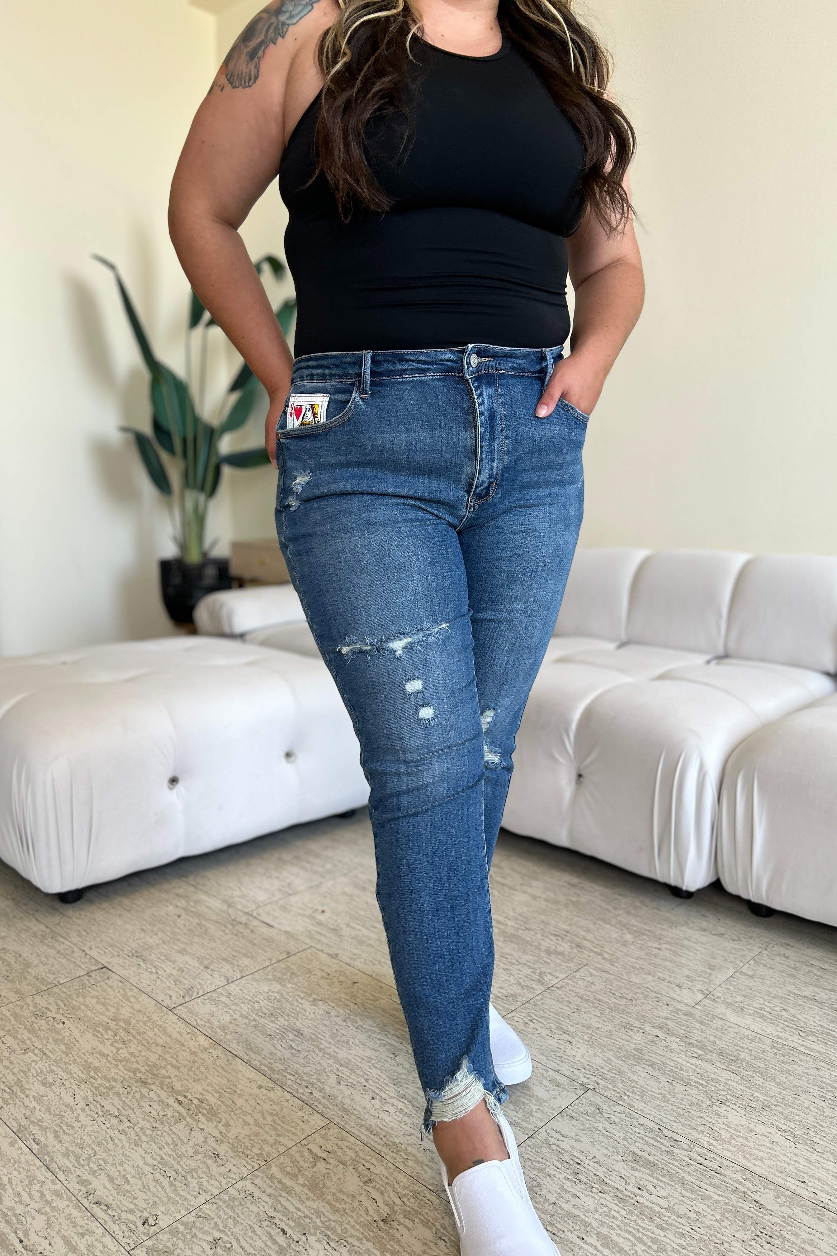 Judy Blue Full Size Queen Of Hearts Distressed Boyfriend Slim Jeans