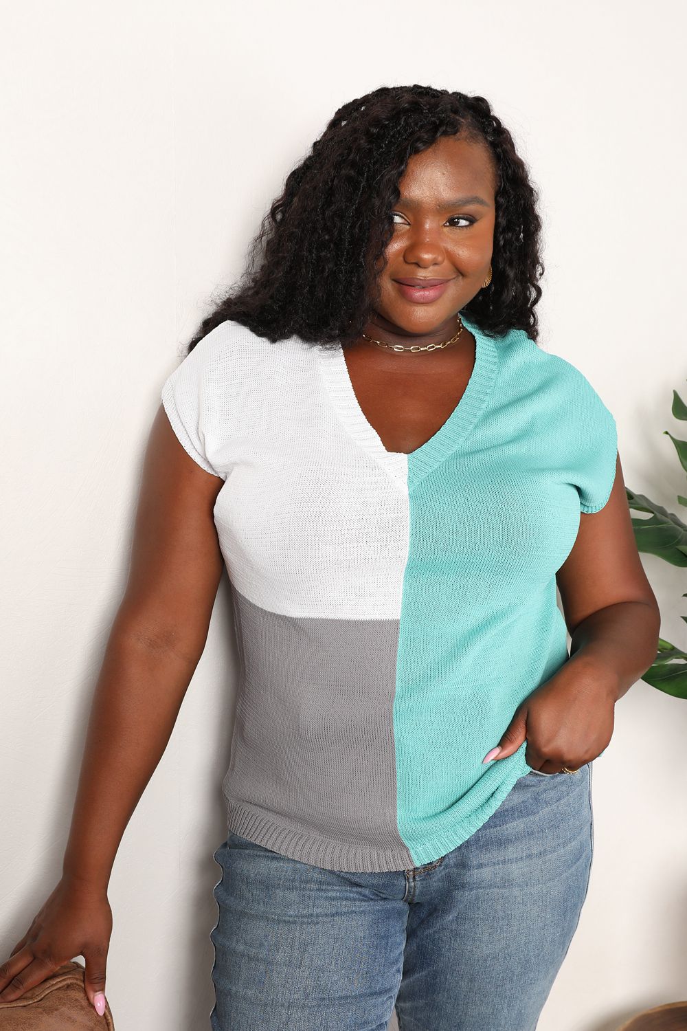 Trendy Color Block V-Neck Knit Top for Stylish Comfort