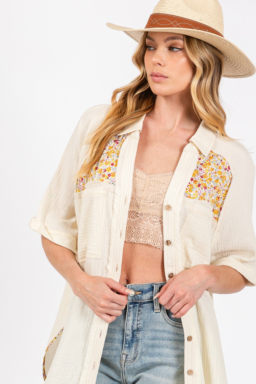 SAGE + FIG Women's Floral Detail Short Sleeve Cotton Button-Up Shirt