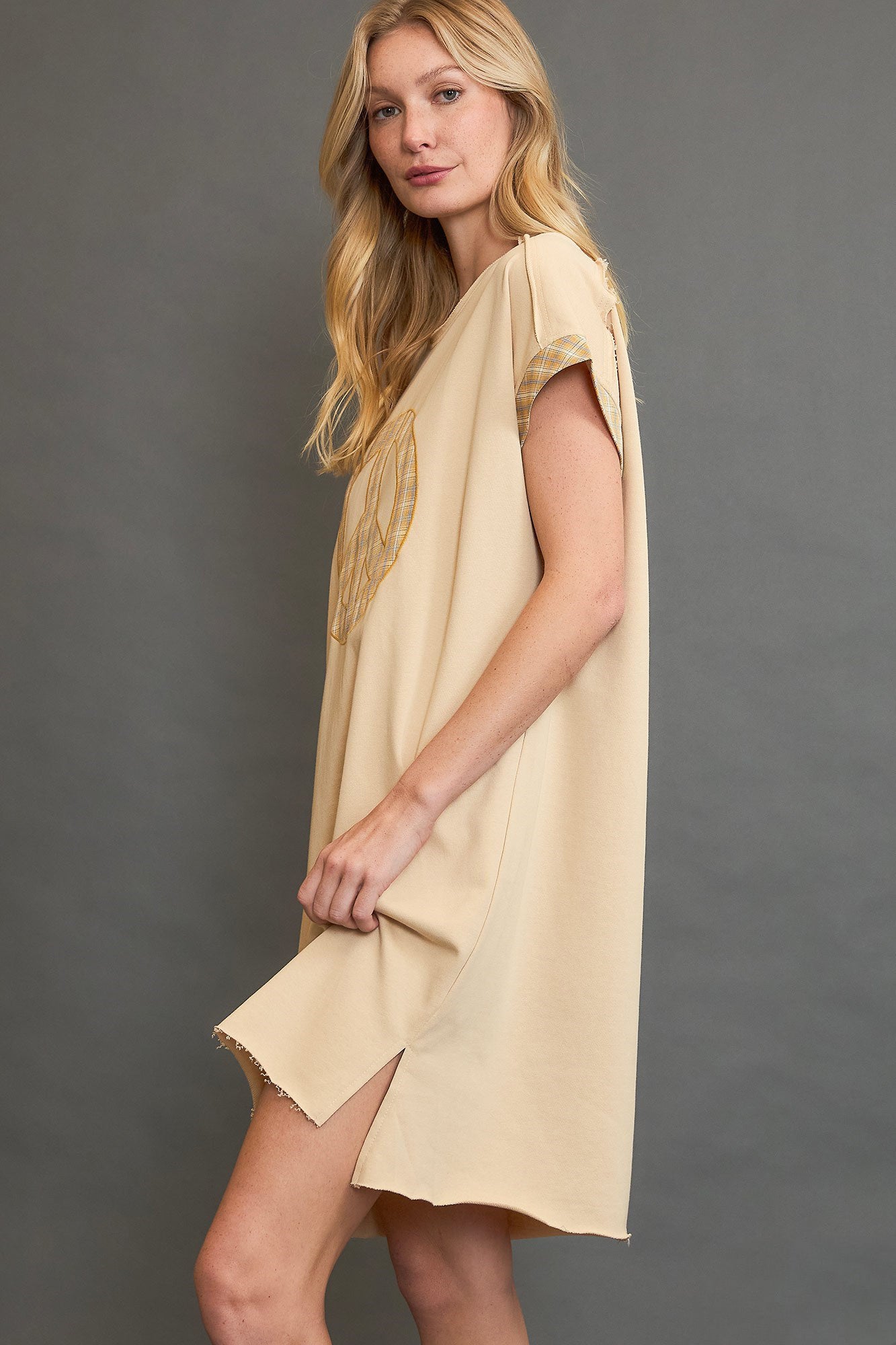 Umgee Women's Peace Plaid Applique Short Sleeve Mini Dress - Stylish & Versatile