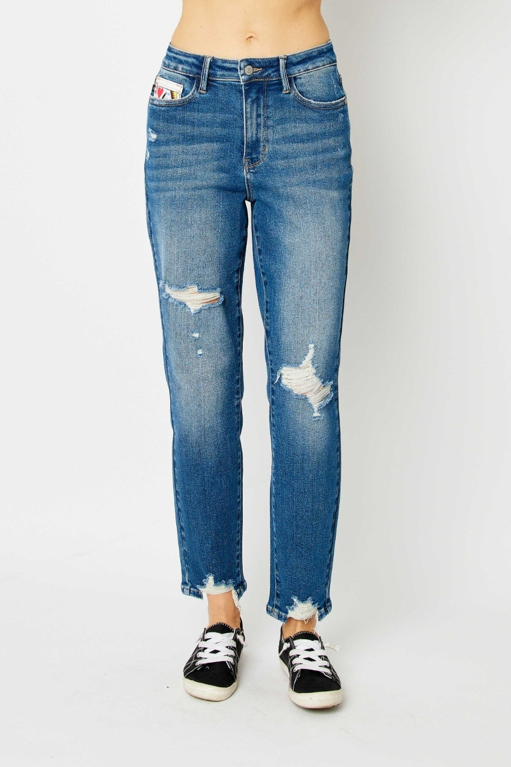 Judy Blue Full Size Queen Of Hearts Distressed Boyfriend Slim Jeans