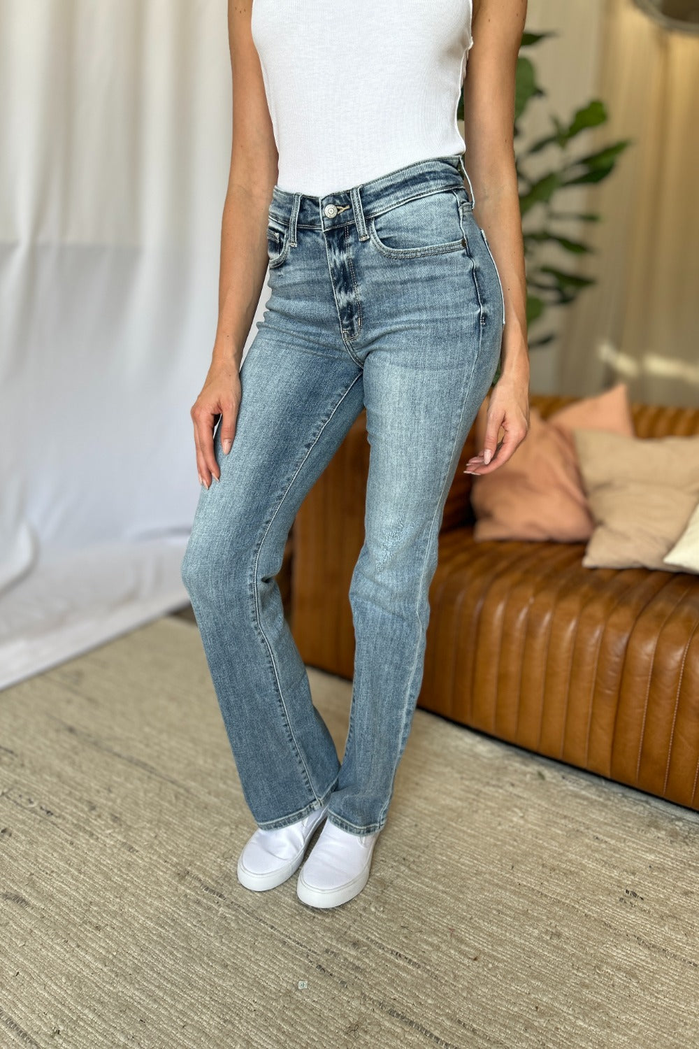 Judy Blue Women's Medium Rise Bootcut Jeans - Versatile Denim for All Sizes