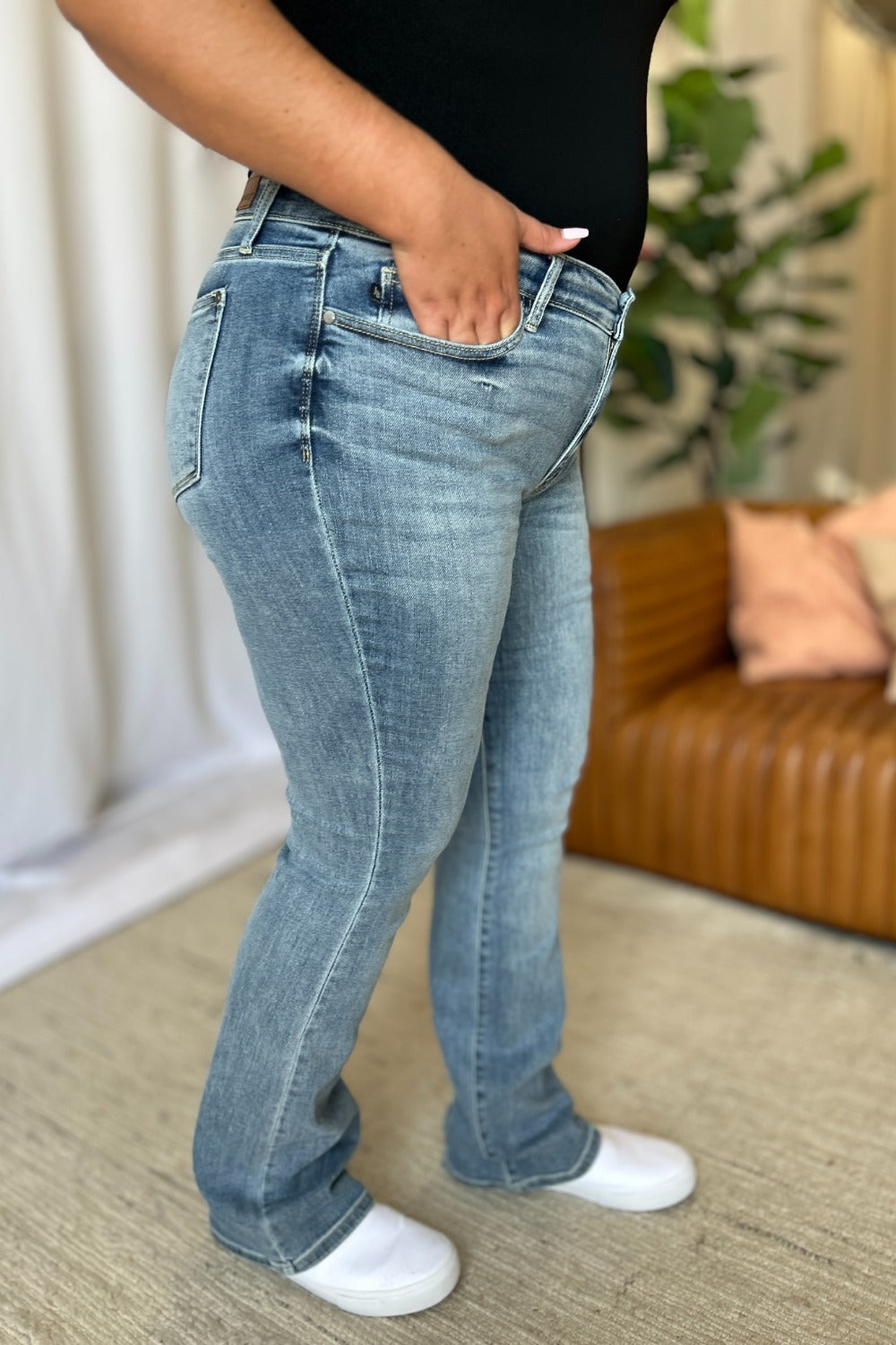 Judy Blue Women's Medium Rise Bootcut Jeans - Versatile Denim for All Sizes