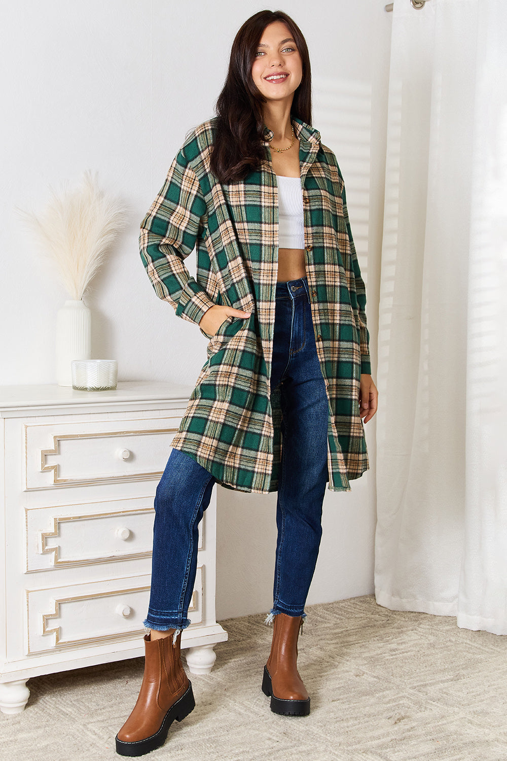 Classic Plaid Collared Neck Long Sleeve Shirt for Men and Women – 100% Polyester