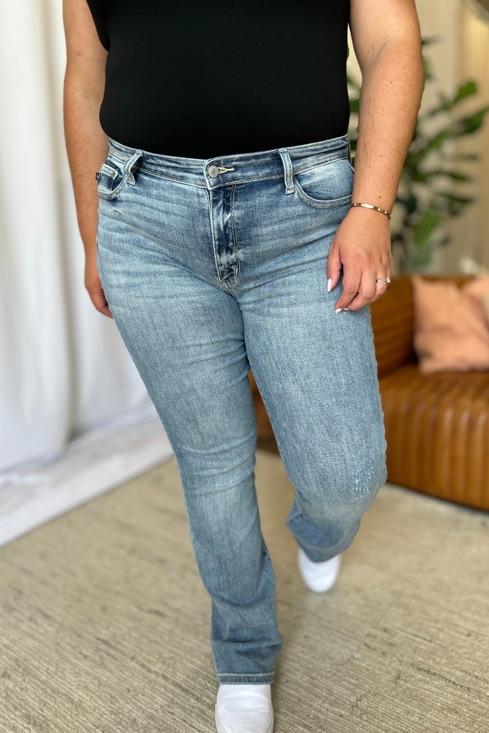 Judy Blue Women's Medium Rise Bootcut Jeans - Versatile Denim for All Sizes