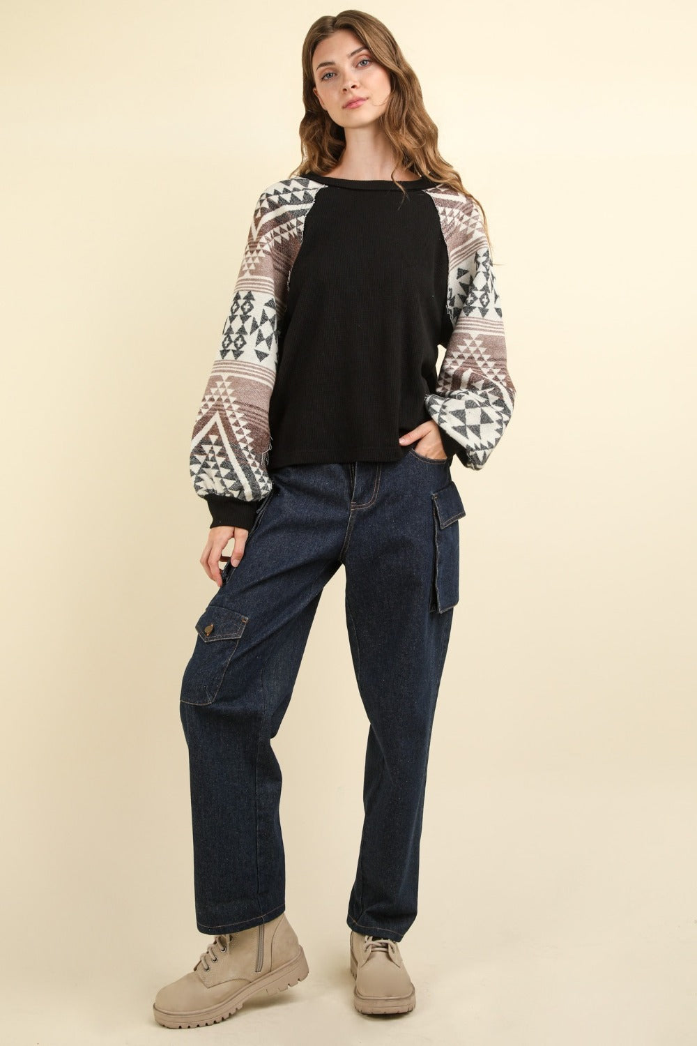 Women's Stylish Long Sleeve Knit Top with Chic Print and Round Neck