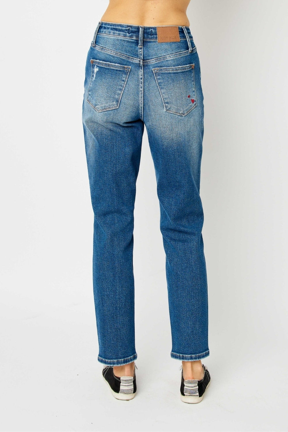 Judy Blue Full Size Queen Of Hearts Distressed Boyfriend Slim Jeans