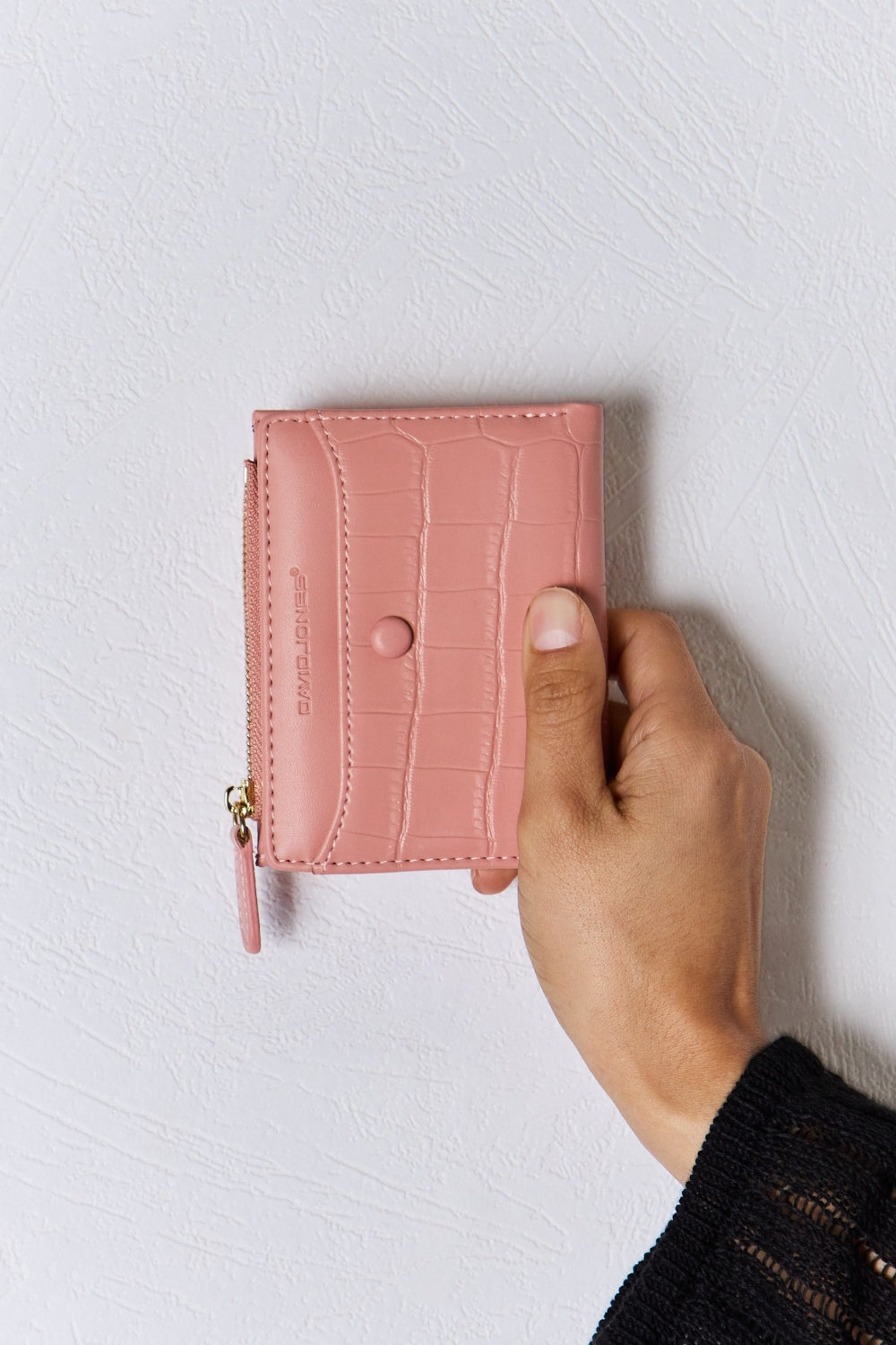 David Jones Textured PU Leather Mini Wallet – Stylish & Compact Accessory