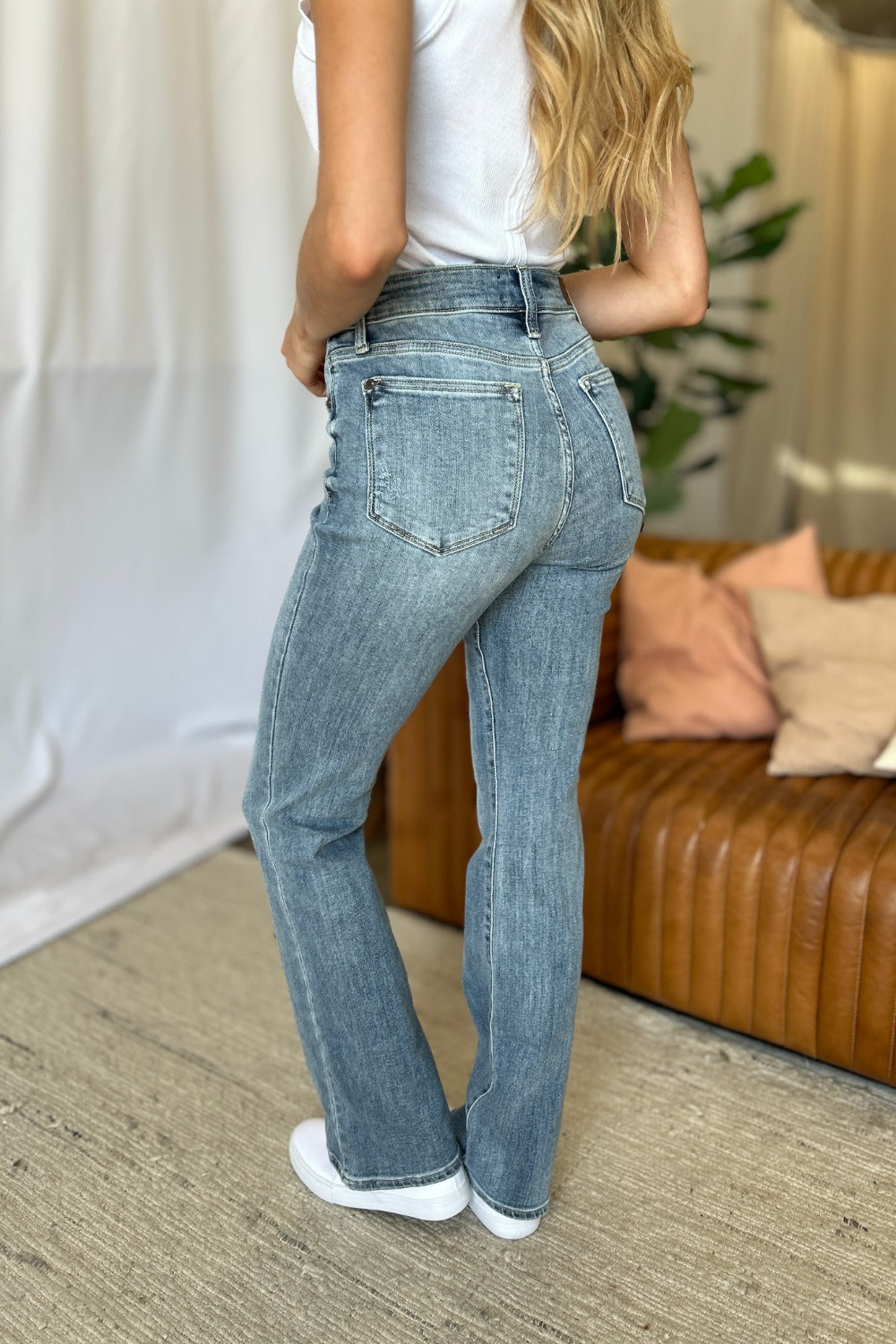 Judy Blue Women's Medium Rise Bootcut Jeans - Versatile Denim for All Sizes